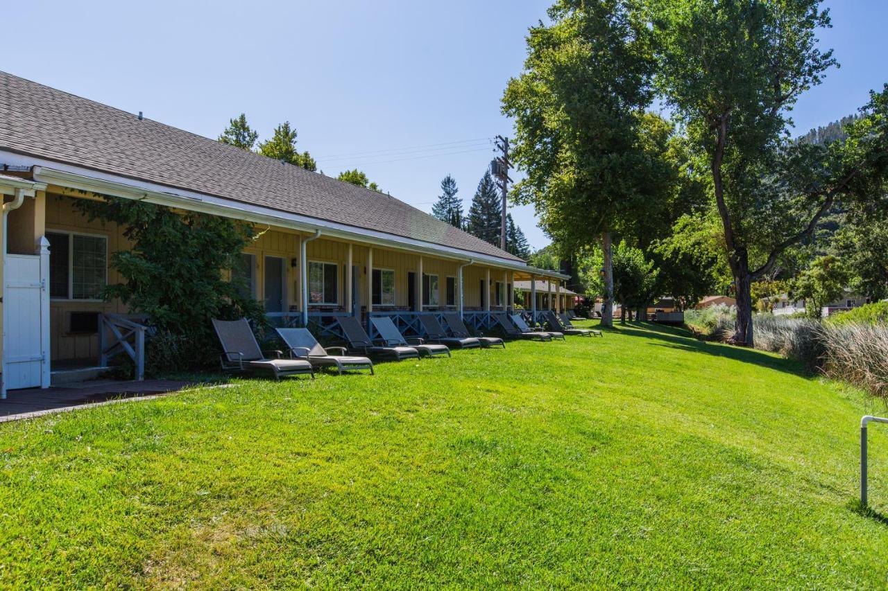 The Lodge At Blue Lakes Upper Lake Exterior photo
